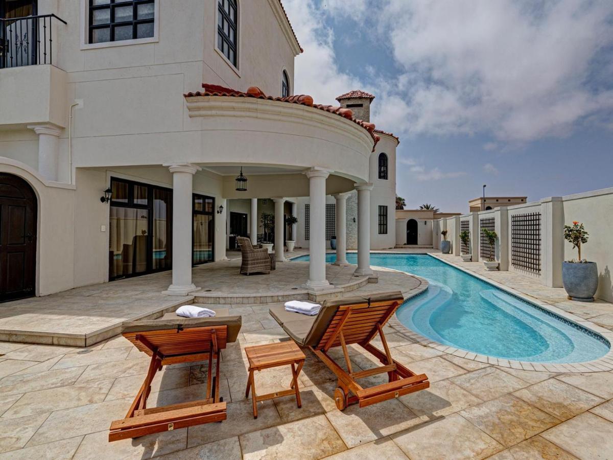 Lagoon Suites Guesthouse Cc 월브스베이 외부 사진